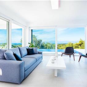 4 bedroom villa with pool and sea view in Perithia, Corfu, sleeps 9